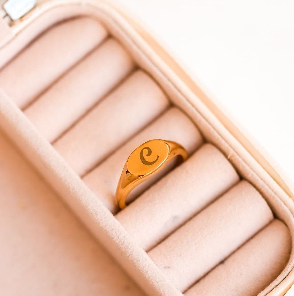 Custom Oval Ring, 18K Gold, Minimalist Signet Ring, Gift For Her, Pers –