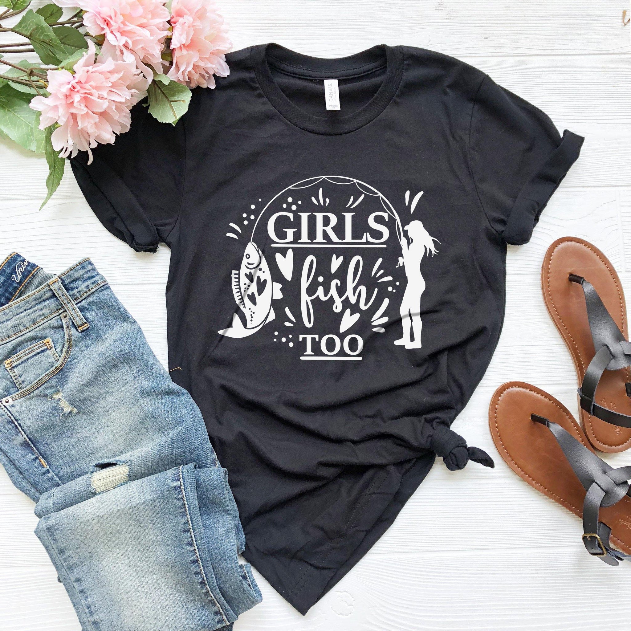 Funny Fishing Queen Design For Women Ladies Fishing Lovers T-Shirt