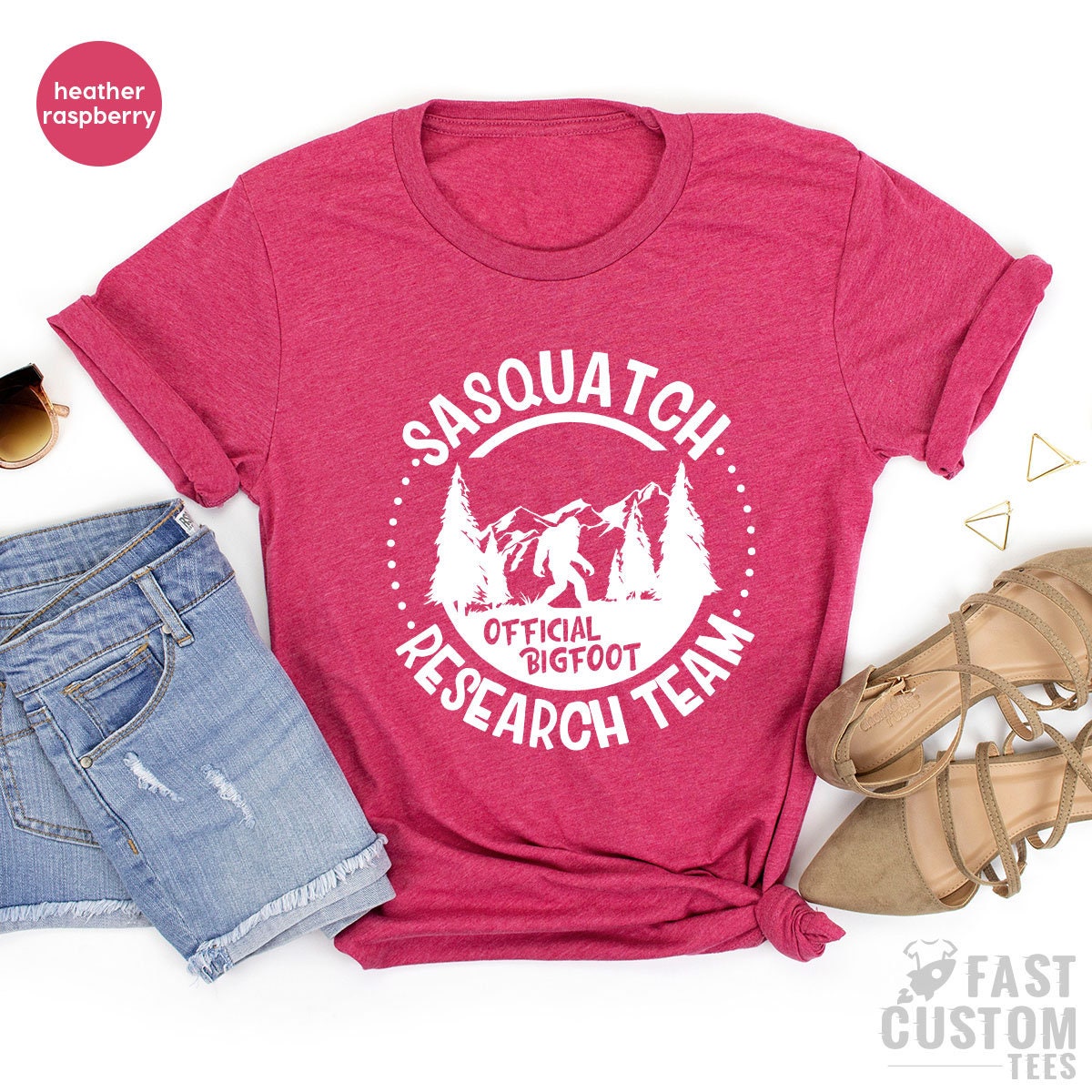 Funny Bigfoot Hunter Shirt, Sasquatch Research Team Official Bigfoot Shirt,  Finding Bigfoot Shirt, Scary Monster Tee